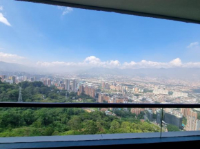 Increíble Apartamento moderno minimalista en el piso 24, con impresionante vista a toda la ciudad.